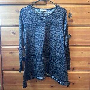 Black&Gray Print Bobbi Brooks Top w Asymmetrical Hemline Size Small Long Sleeve